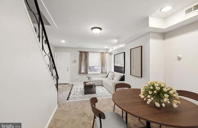 1522 S MYRTLEWOOD Street