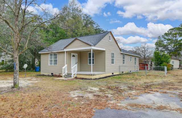 Fully Remodeled 3-Bedroom Cottage with Country Charm Minutes from Downtown Columbia