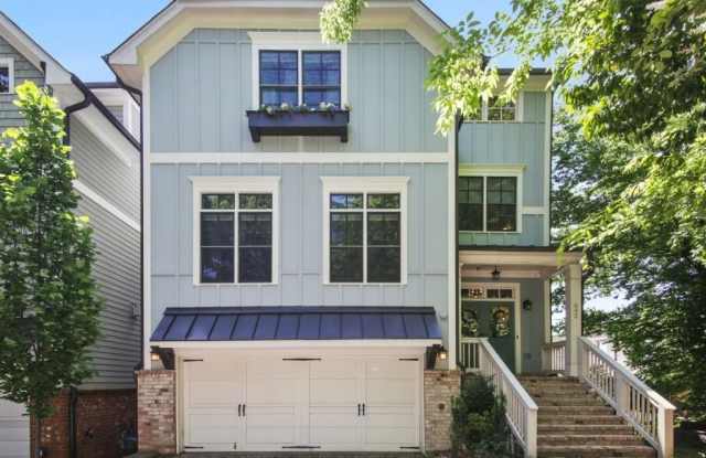 692 Drewry Street NE