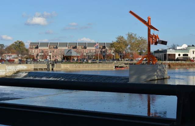 Photo of Luxury 5 Bedroom Townhouse