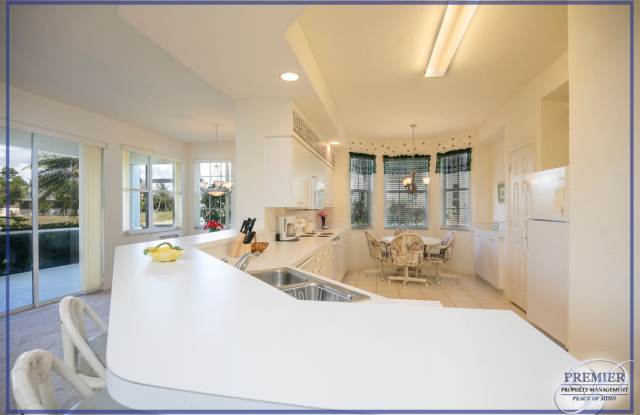 2 BEDS / 2 BATHS - VILLAGES OF BONITAS