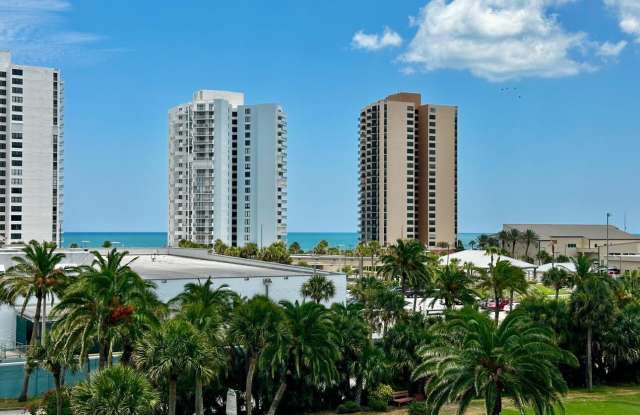 1 Oceans W Boulevard unit: 4B5