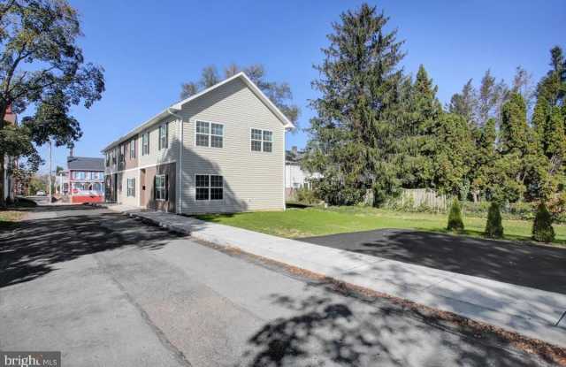 36 DAHLGREN Street E