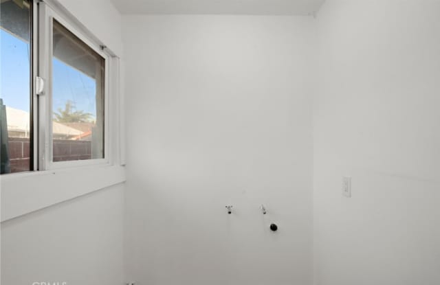 1315 W Exposition Blvd