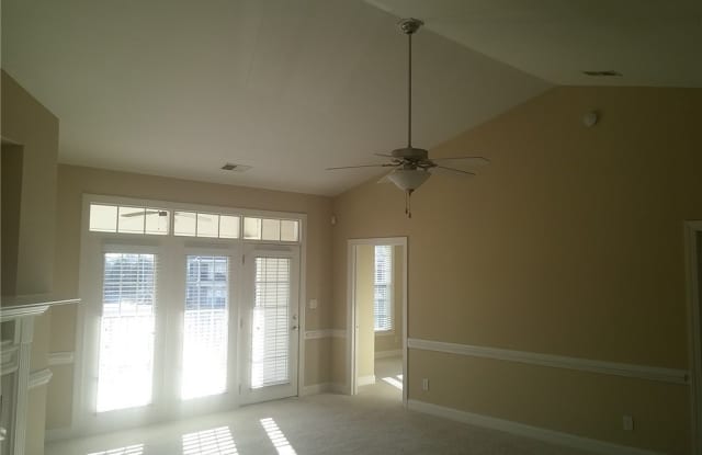 1820-201 Jennifer Lane unit: 201