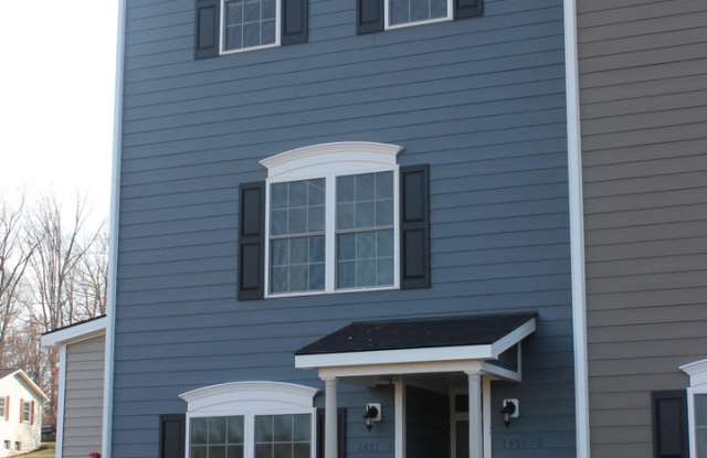 ***MOVE IN SPECIAL***One Bedroom Garden Apartment