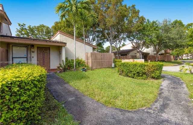 11522 SW 109th Rd - 11522 Southwest 109th Road, Kendall, FL 33176