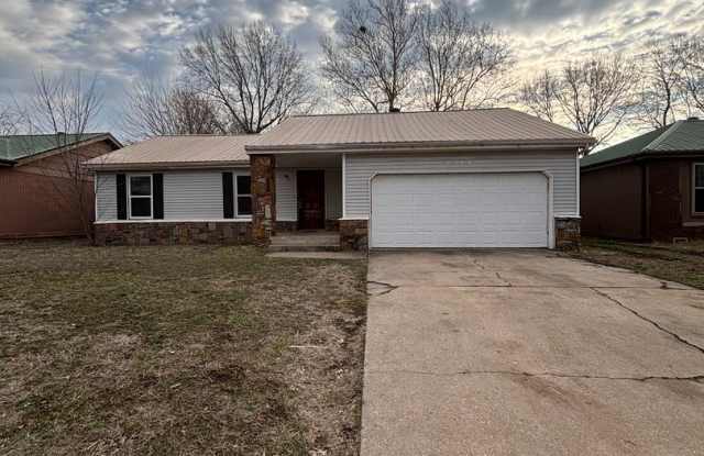 Photo of 3 bedroom 2 bathroom 2 car garage