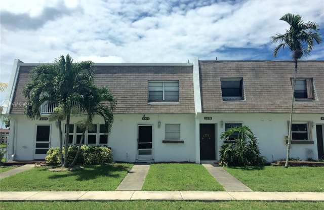 6090 SW 41st St - 6090 Southwest 41st Street, Davie, FL 33314