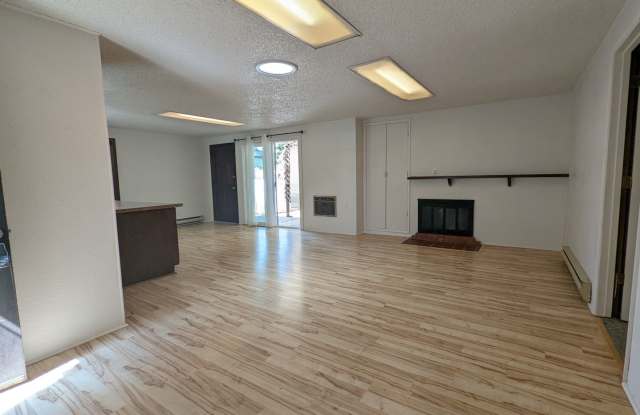 Nice 3-Bedroom, 1-Bath Duplex in Eugene!