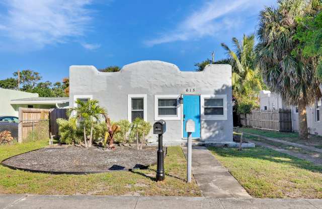 Photo of 615 El Vedado