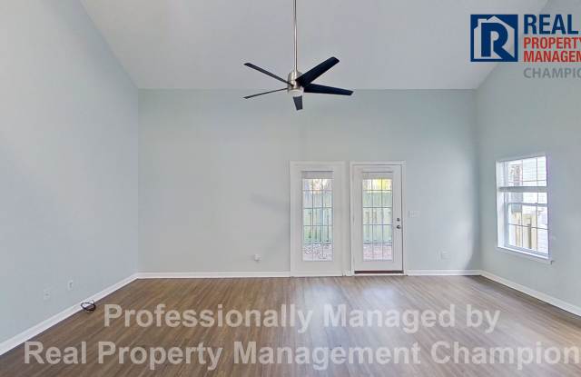 Cute 3 BD/2 BA Townhome Style Near UNCW