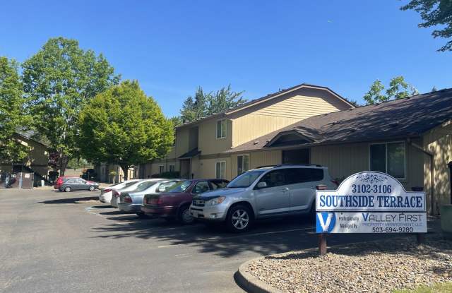 Photo of 1 Bedroom 1 Bath Apartment - Second Floor!