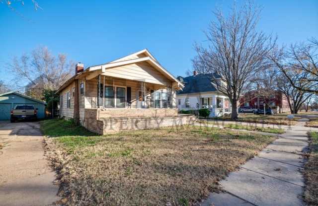 806 North Faulkner St