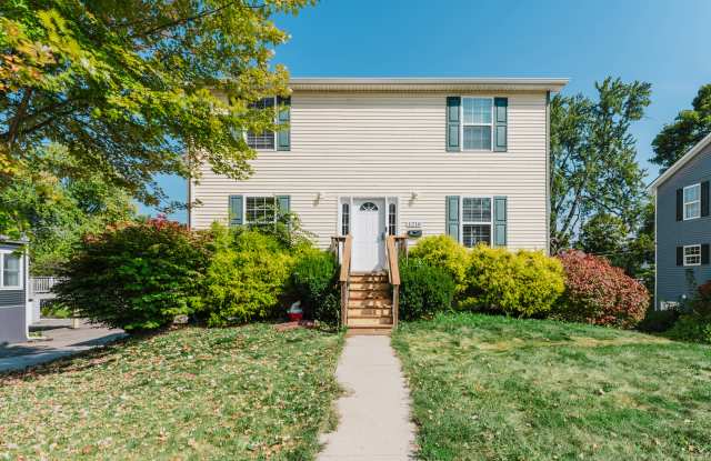 Photo of 1210 Washtenaw Ave