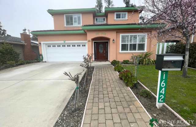 Large 4 Bedroom, 3 Bathroom Home in San Bruno