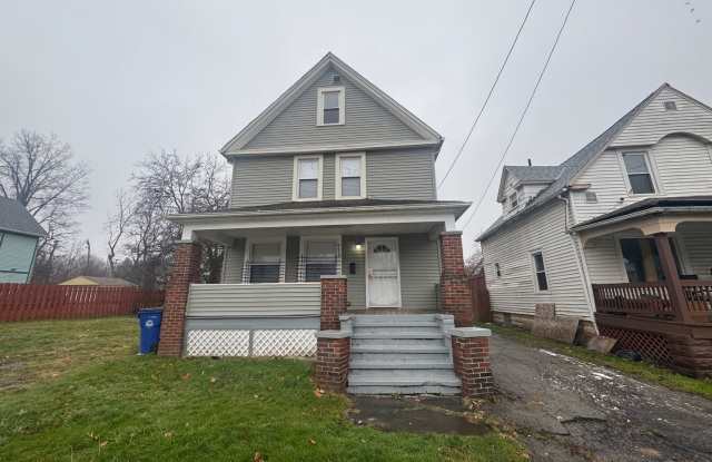4 Bed - 2 Bath - Single Family Home in Cleveland