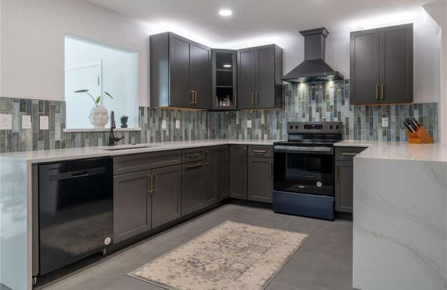 1097 EDEN ISLE BOULEVARD NE 3