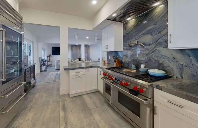 Photo of Waterfront Lido Island with Pool