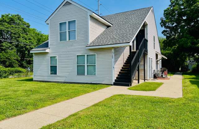 Updated second floor 2 bedroom apartment in West Louisville- Section 8 accepted *$200 Amazon Gift Card at Lease Signing*