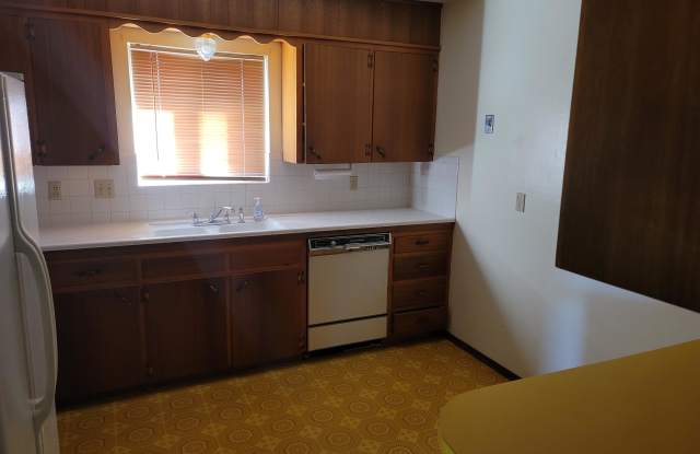 2211 South Union Avenue