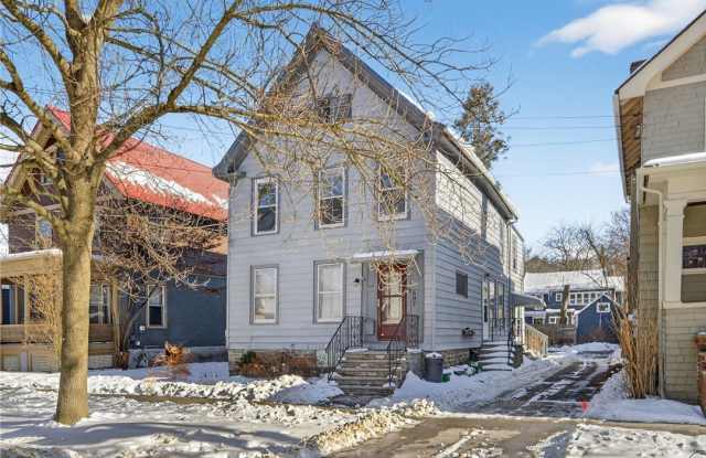 607 N Cayuga Street unit: 2S