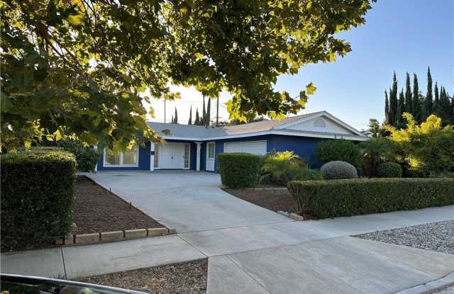 Photo of 7827 Maynard Avenue