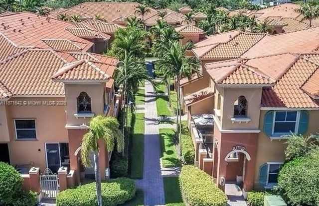 4949 N Harbor Isles Drive