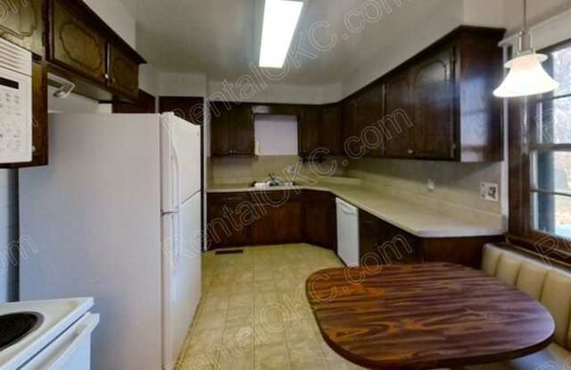 9405 Northeast 11th Street