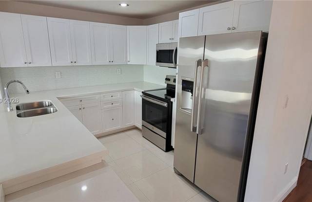 5173 NW 114th Place, Doral, FL 33178 - 3564