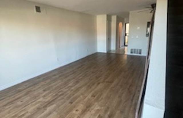 Charming condo near the Village in La Mesa