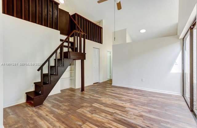 7528 SW 95th Pl MIAMI, FL 33173