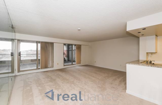 1275 25th St NW Apt 602