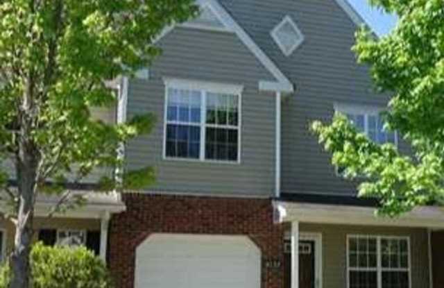 Spacious Townhome in Great Ballantyne location