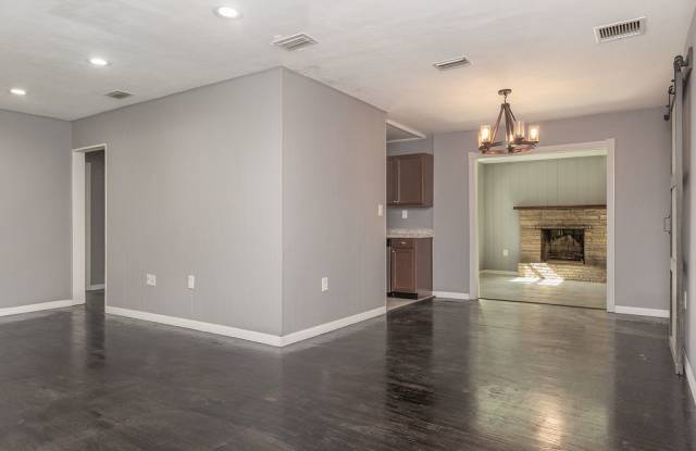 1404 North Garfield Avenue