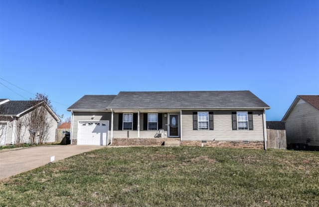 1025 Bobcat Dr - 1025 Bobcat Drive, Clarksville, TN 37042