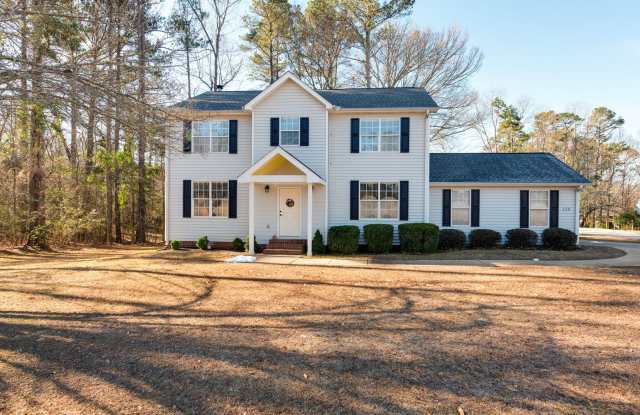 **AVAILABLE March 15th!** West Side Athens 4/2.5