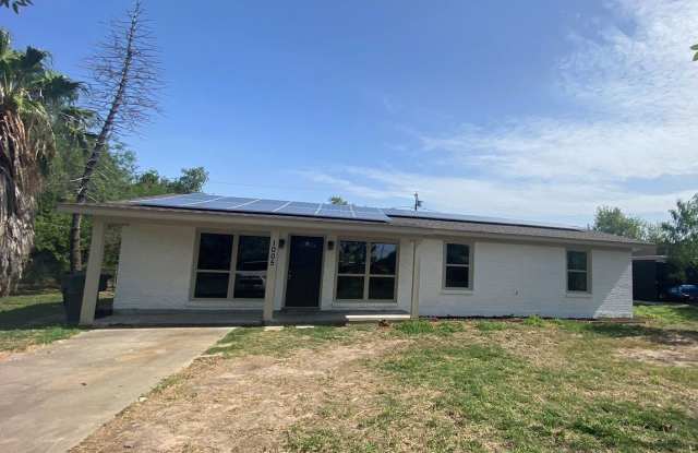 1005 Crockett - 1005 East Crockett Avenue, Harlingen, TX 78550