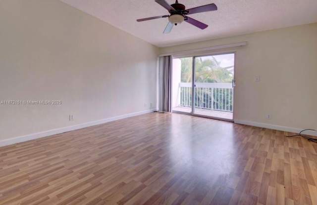 4952 N Hemingway Cir