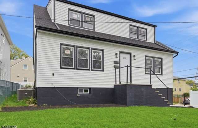 551 Schuyler Ave