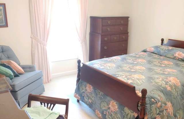 3 Bedroom 2.5 Half Bath Townhouse with 2 Car Garage