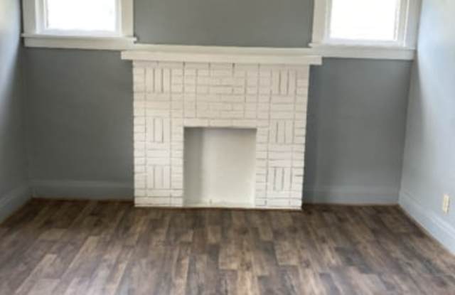 Photo of 600 Mc Clure Avenue - 1