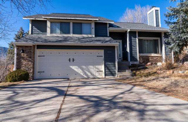 Fully Furnished 4 Bedroom Home Near Quail Lake!!!! MUST SEE!