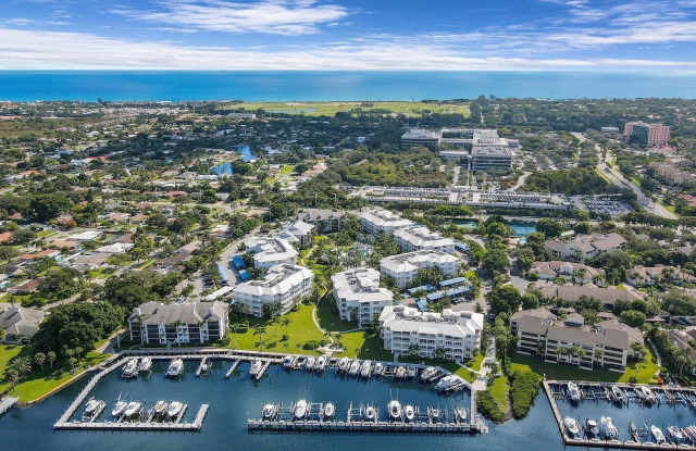 Photo of 123 Bay Colony Drive N