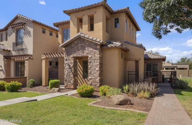 785 W VILLAGE Parkway