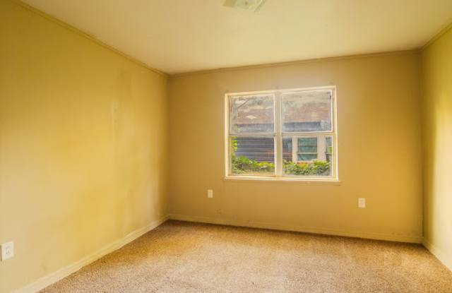 824 42nd Place North