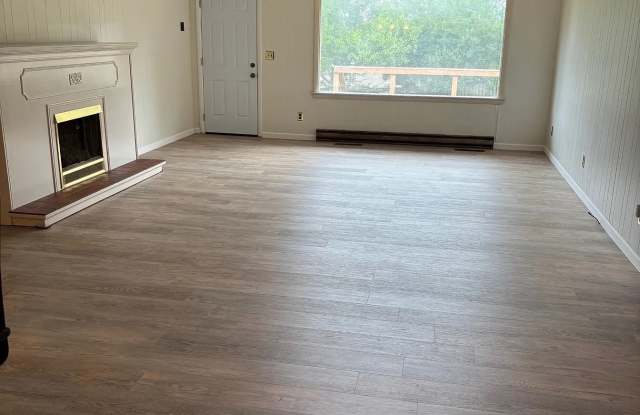 1117 East Ridgeway Drive