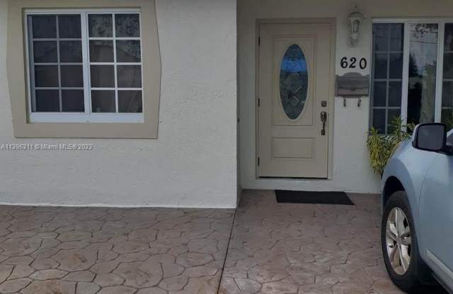 620 N 28th Ave