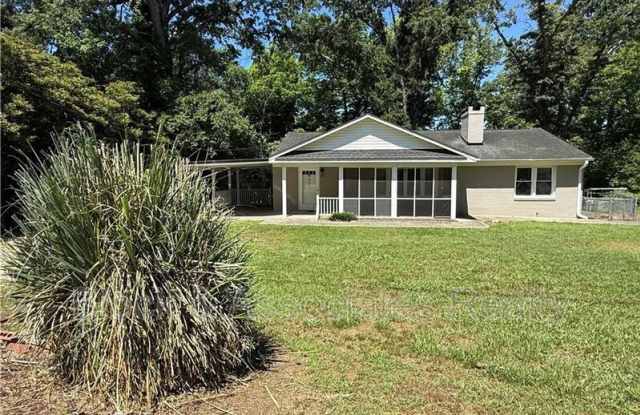907 Evans Drive
