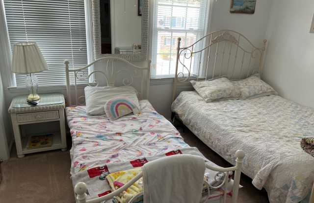 210 25th Avenue South